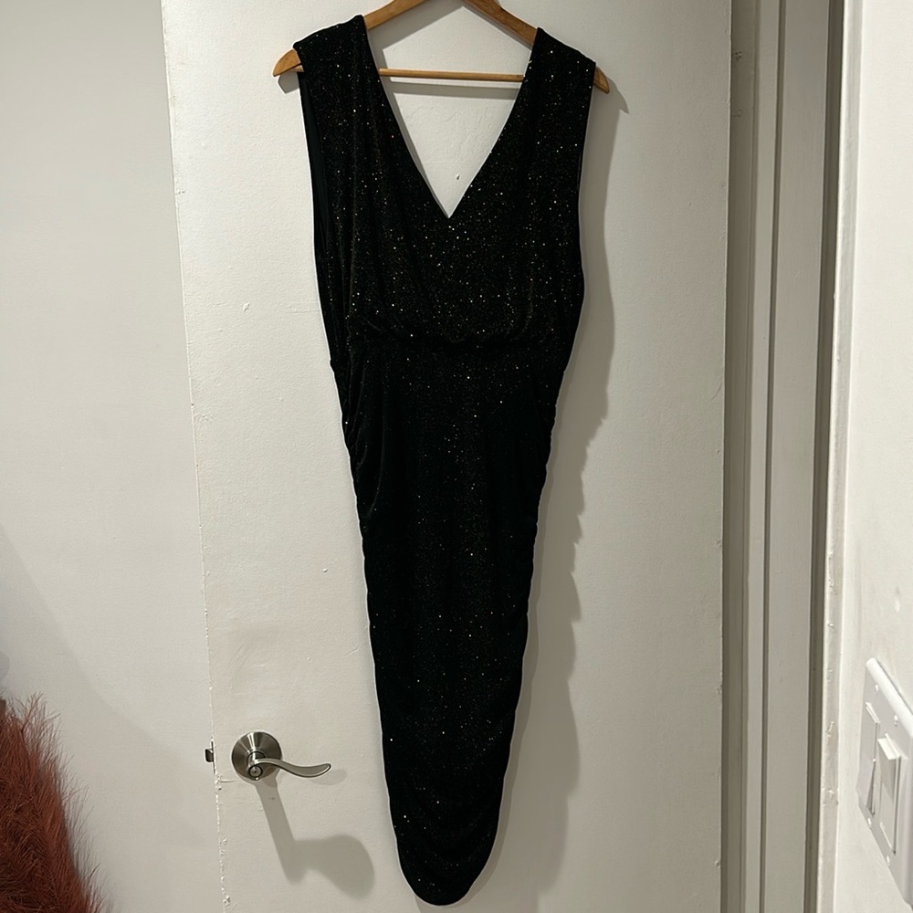Alice + Olivia Black and Gold Shimmer Sleeveless Dress - Size L
